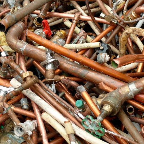 A HC Metais comercializa sucatas de cobre de quarta. Esse material � derivado de pe�as contaminadas com outros elementos como estanho e n�quel. Destacamos: cobre com solda, cobre estanhado, calha estanhada e outros materiais.